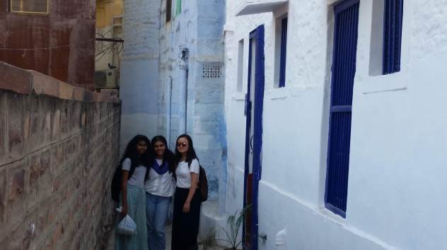 Neriah, Alida and Zasal in the blue city